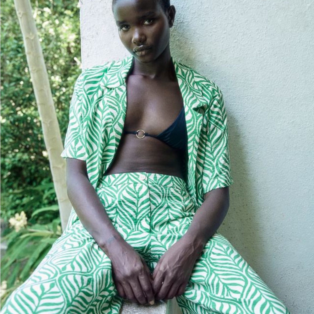 H&M Green Leaf drapey wide leg pants vacation Size 10 Large NWT - Picture 5 of 7